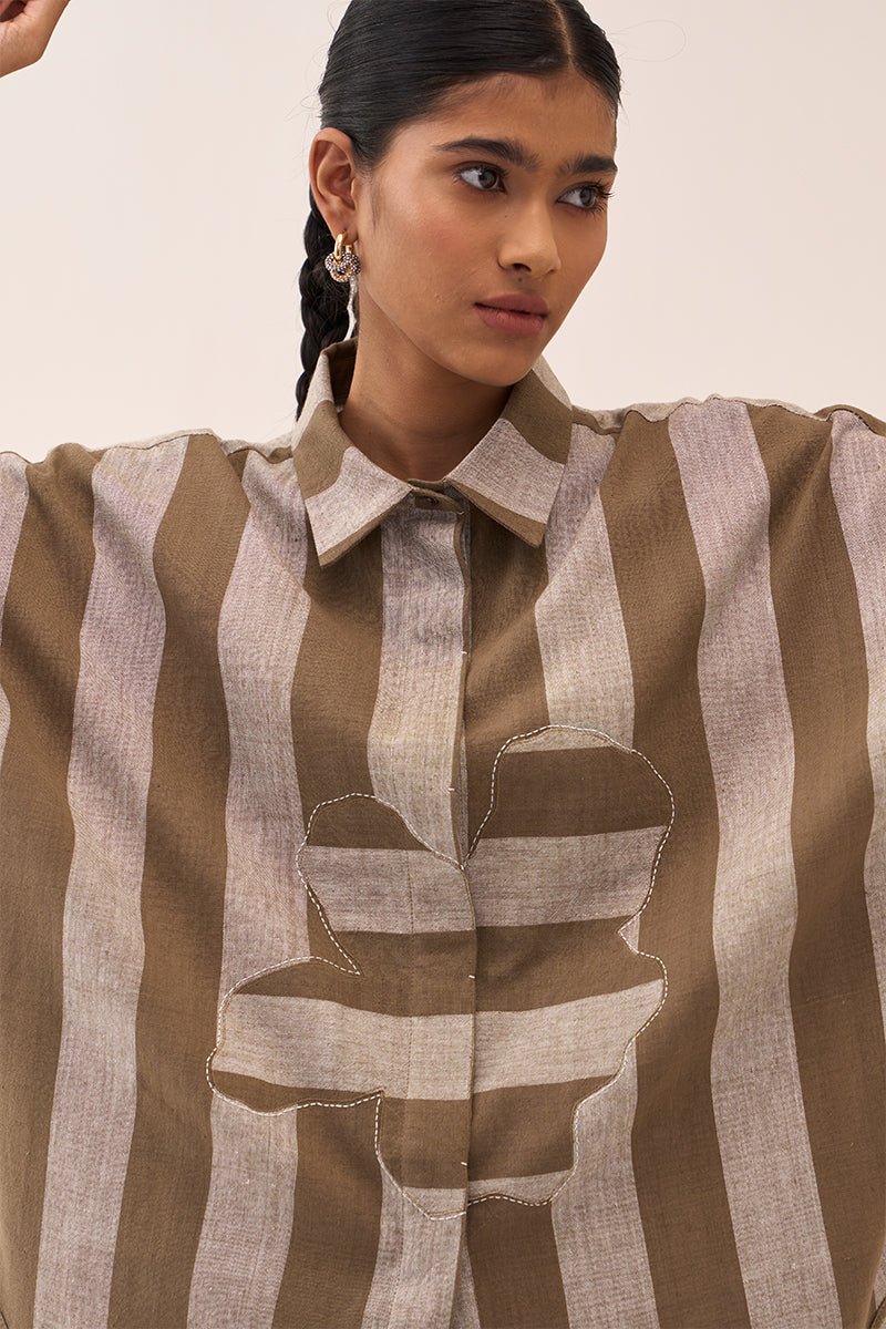 Floral Stripe Applique U-Hem Shirt