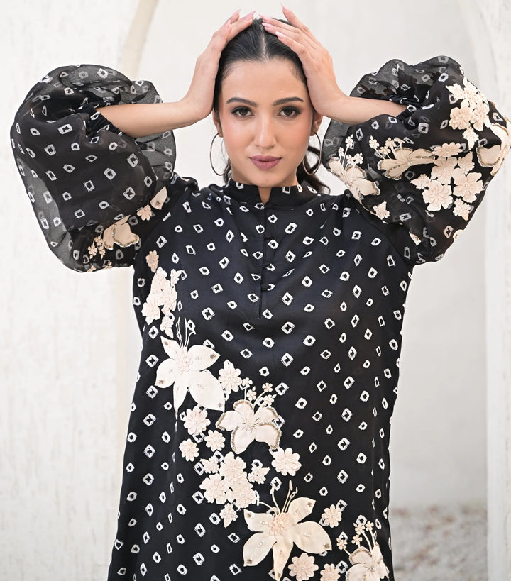 Fléur Noir Bandhani Tunic Set