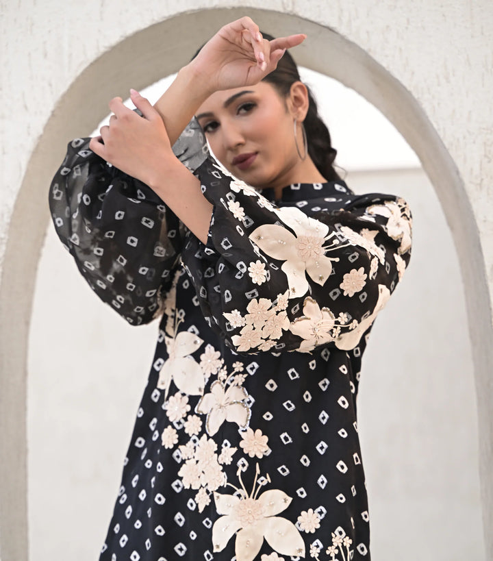 Fléur Noir Bandhani Tunic Set
