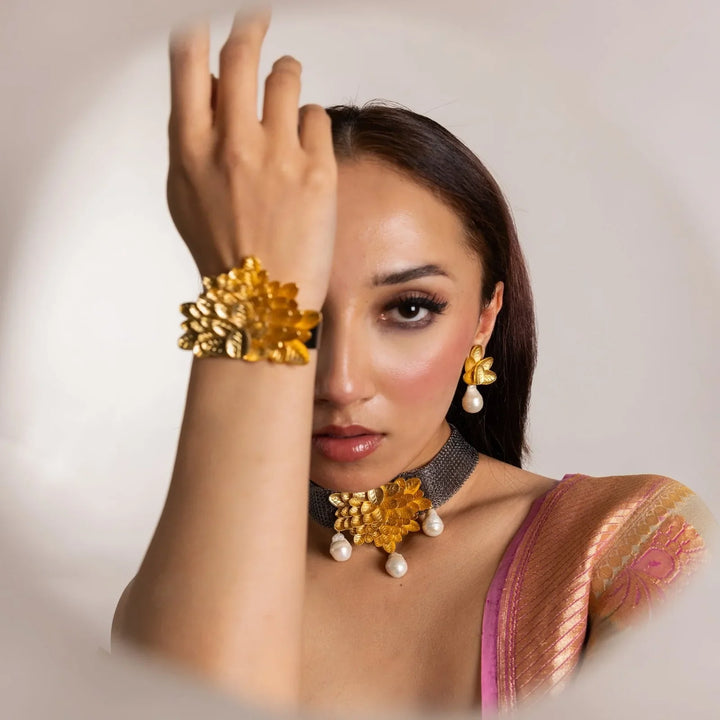 Graceful Goddess Bracelet (Gold)
