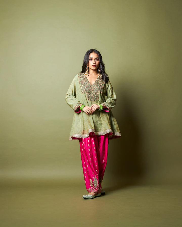 Kamalya embroidered kurta set