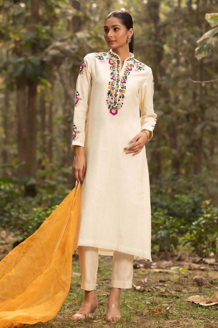 naayab kurta set