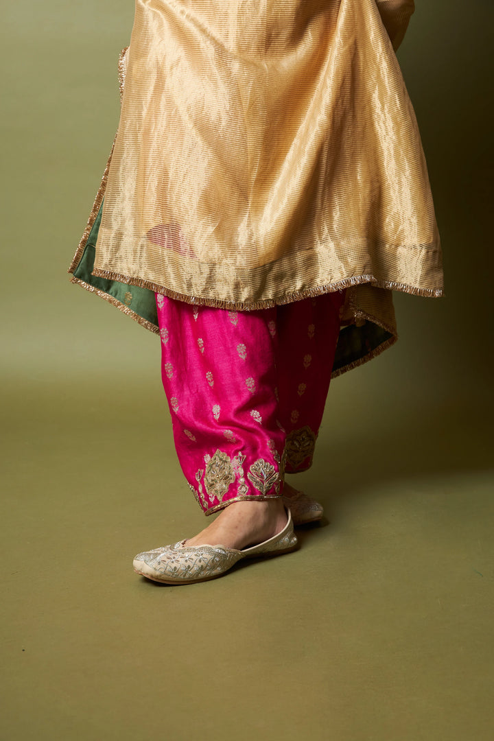 Mehtab Noor embroidered kaftan set