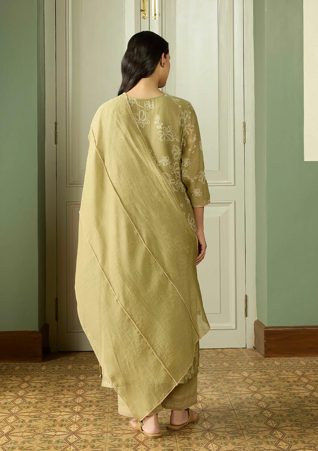 Meadow Thread Embroidered Kurta Set