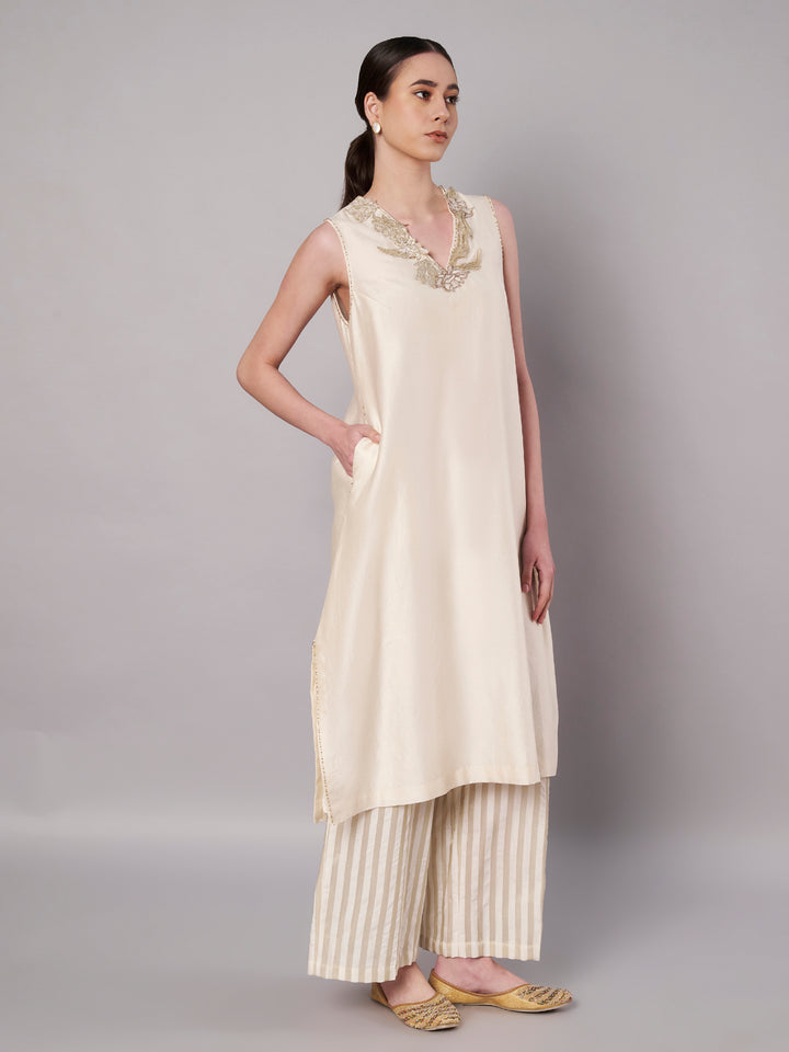 Open Bloom Kurta Set - Ivory