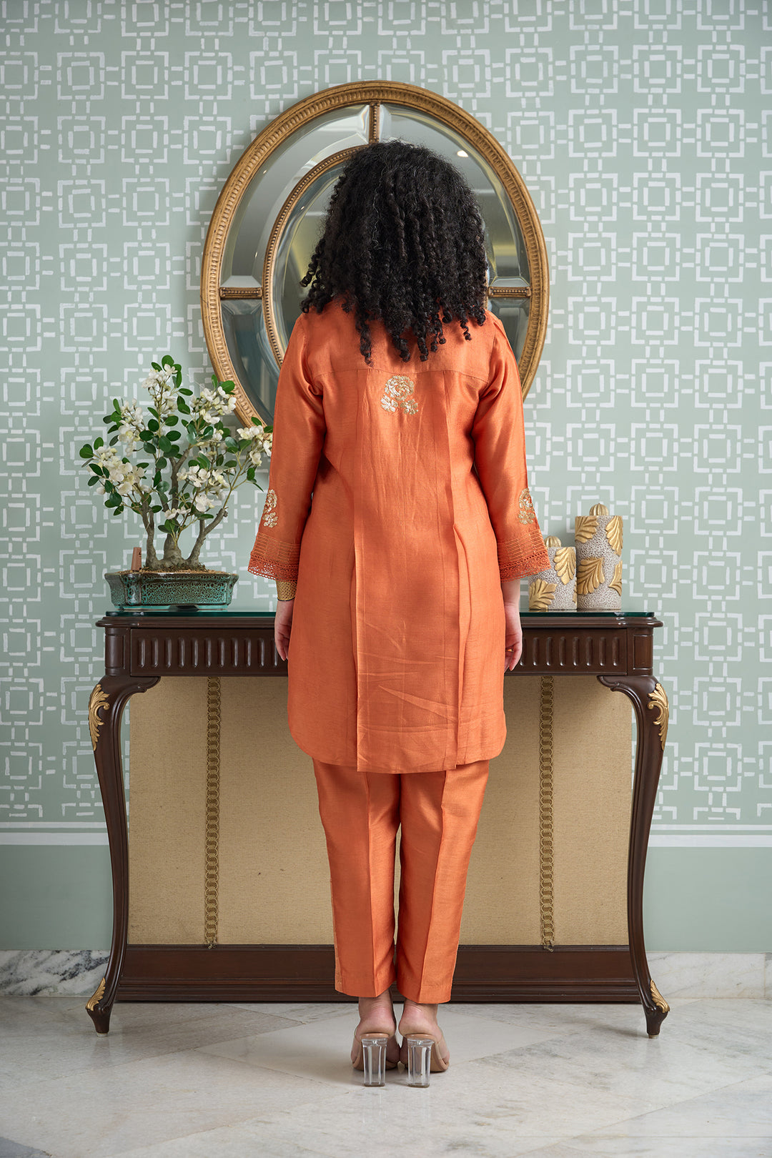 embroidered orange rounded set