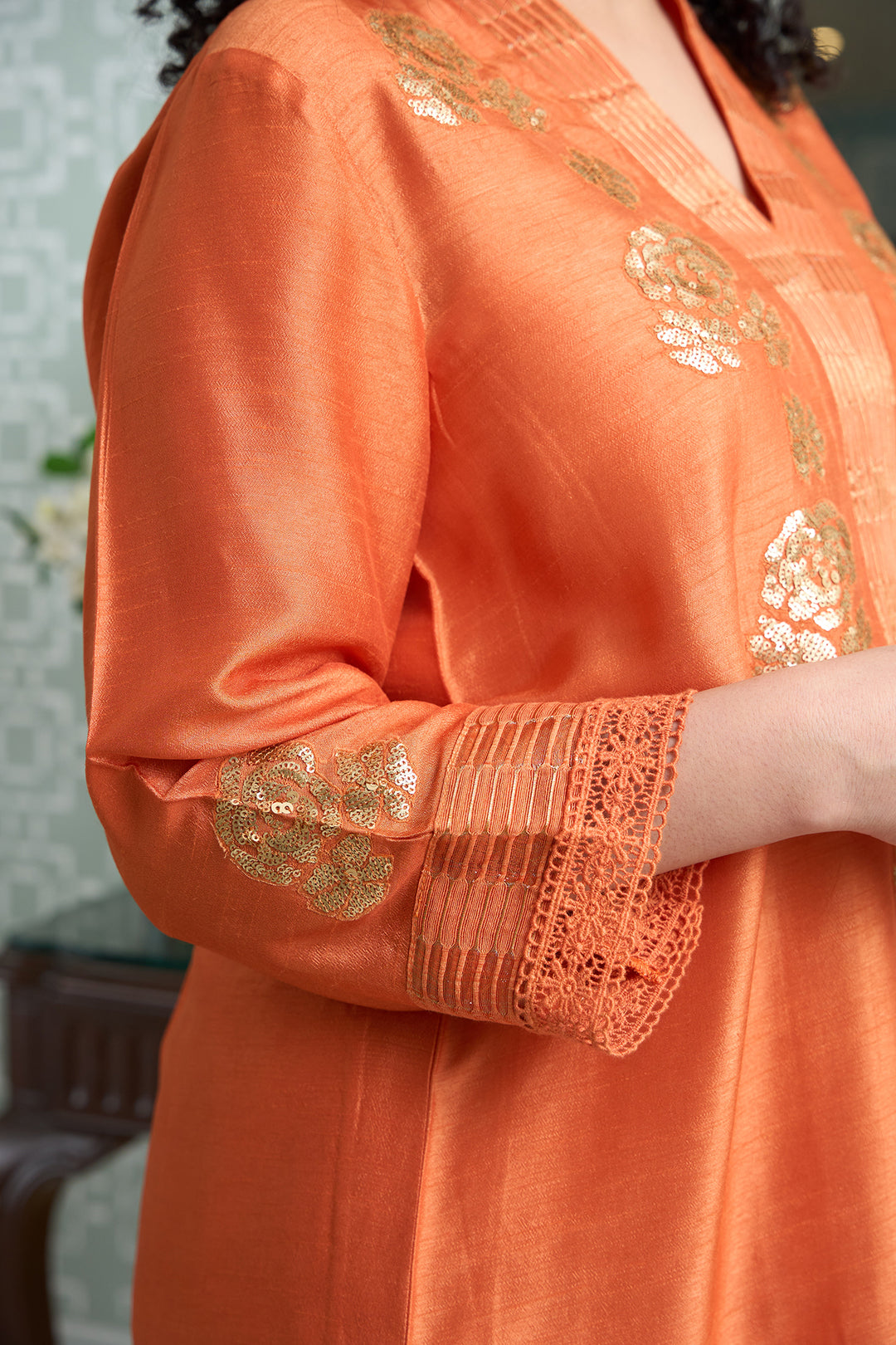 embroidered orange rounded set