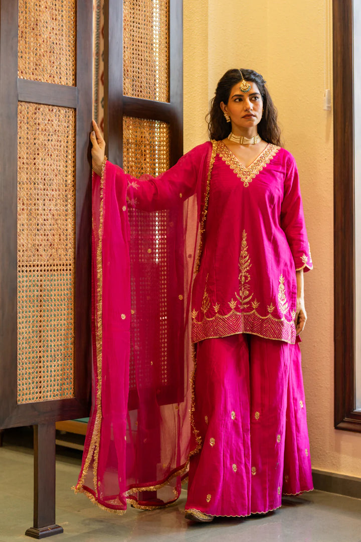 Pink Boota Aari Sharara