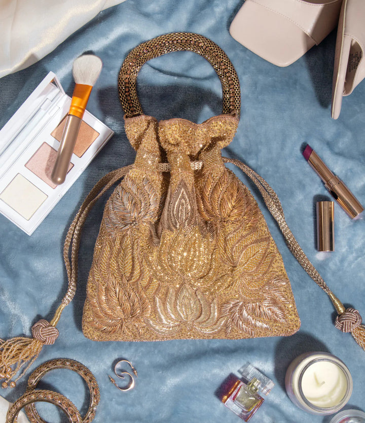 Precious petals gold