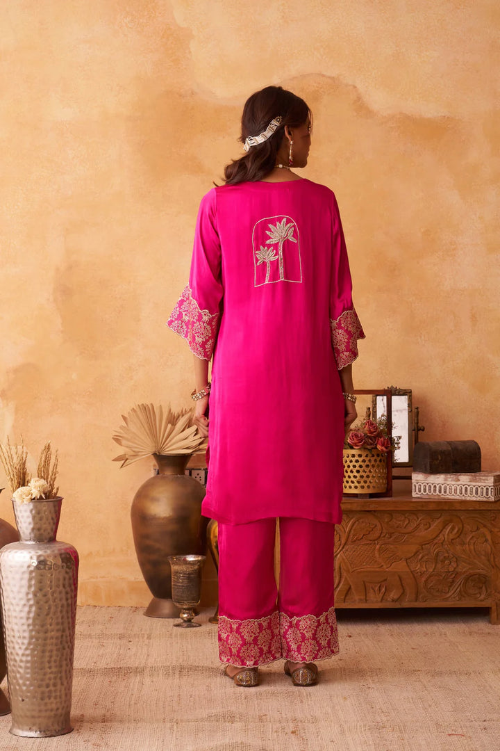 Raatrani Kurta Set