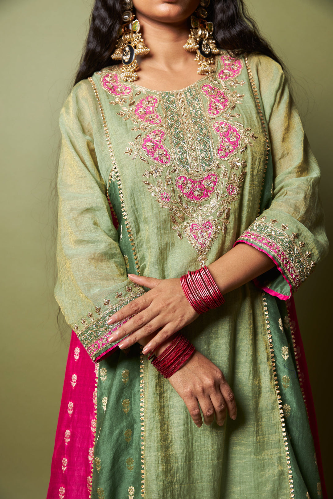 Ratna Pratha embroidered kurta set