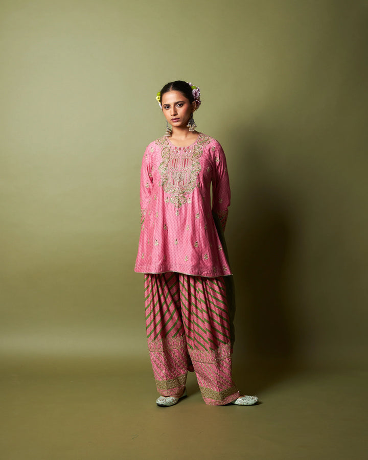 Roshanara embroidered kurta set