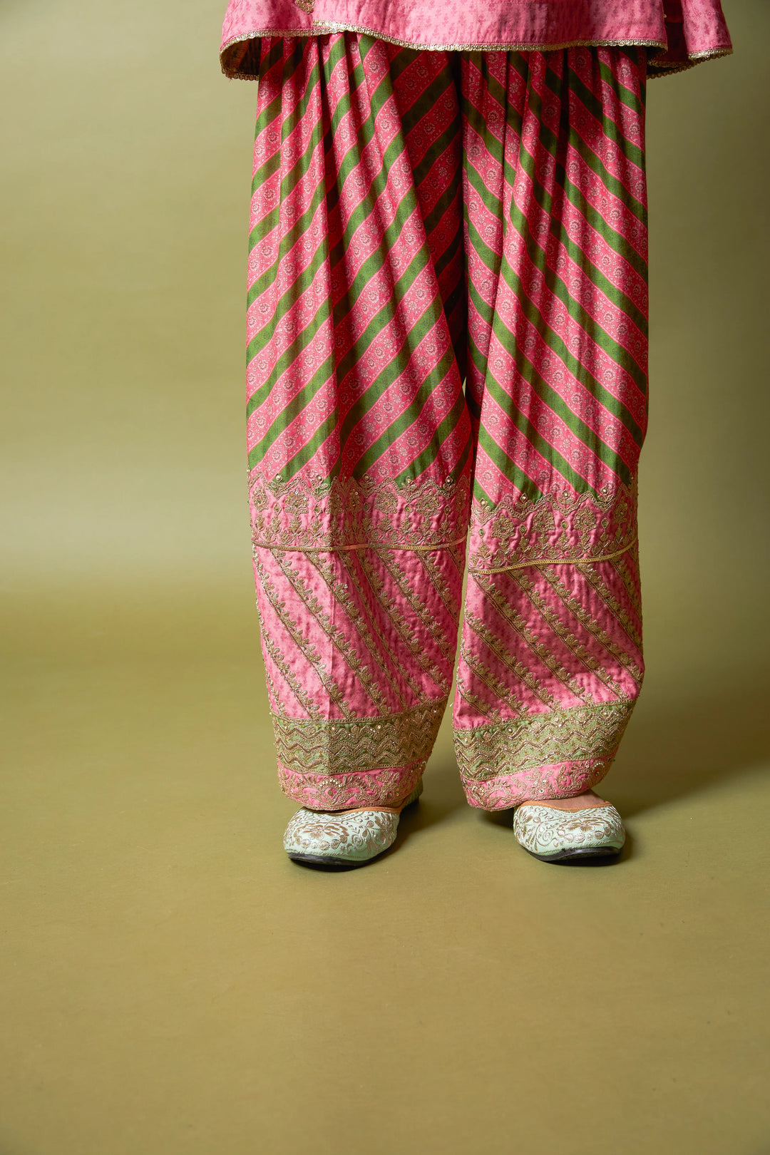 Roshanara embroidered kurta set