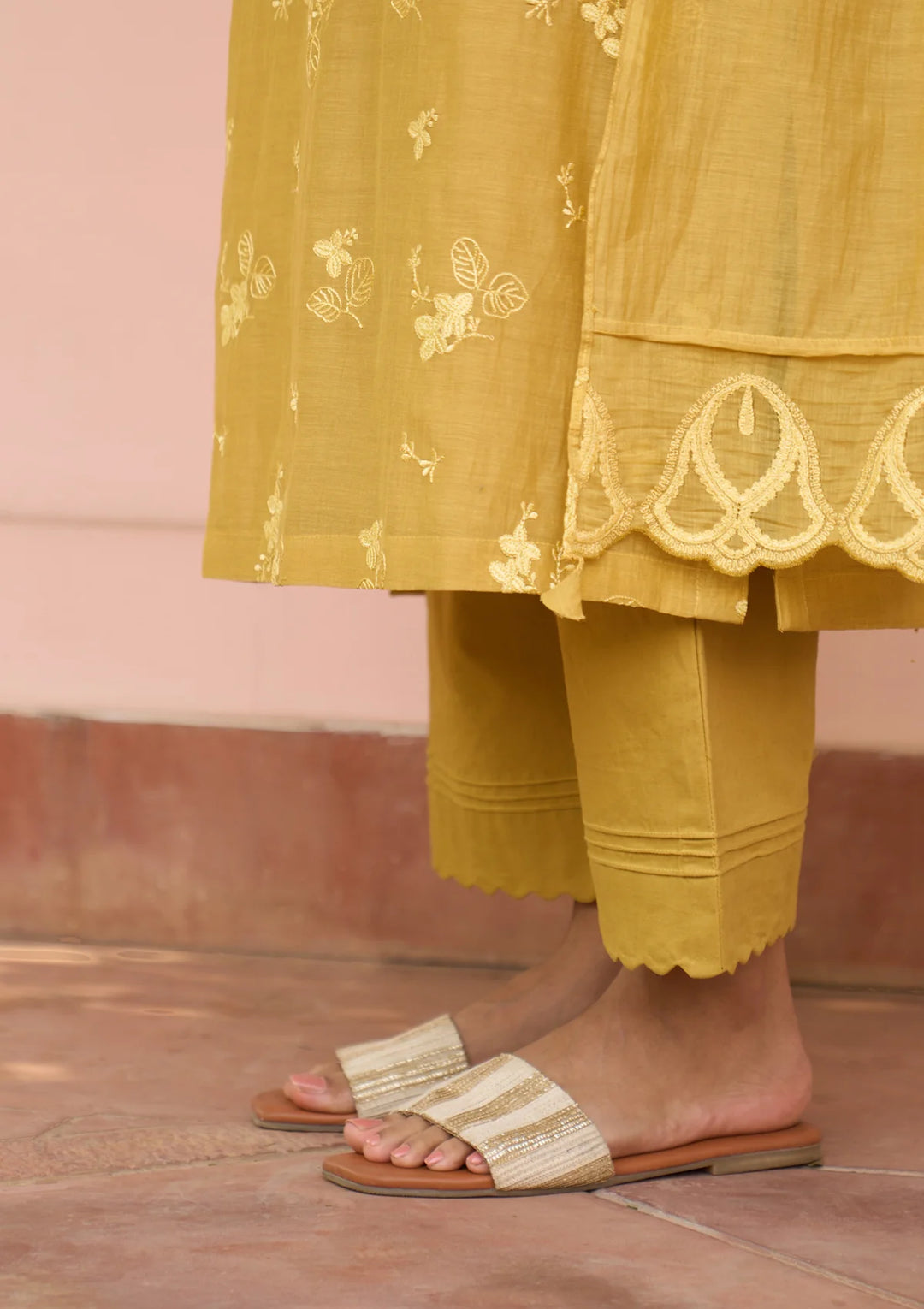 Rue Thread Embroidered Kurta Set