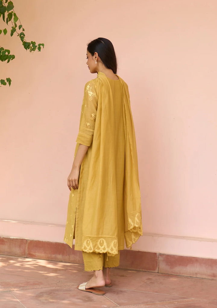 Rue Thread Embroidered Kurta Set