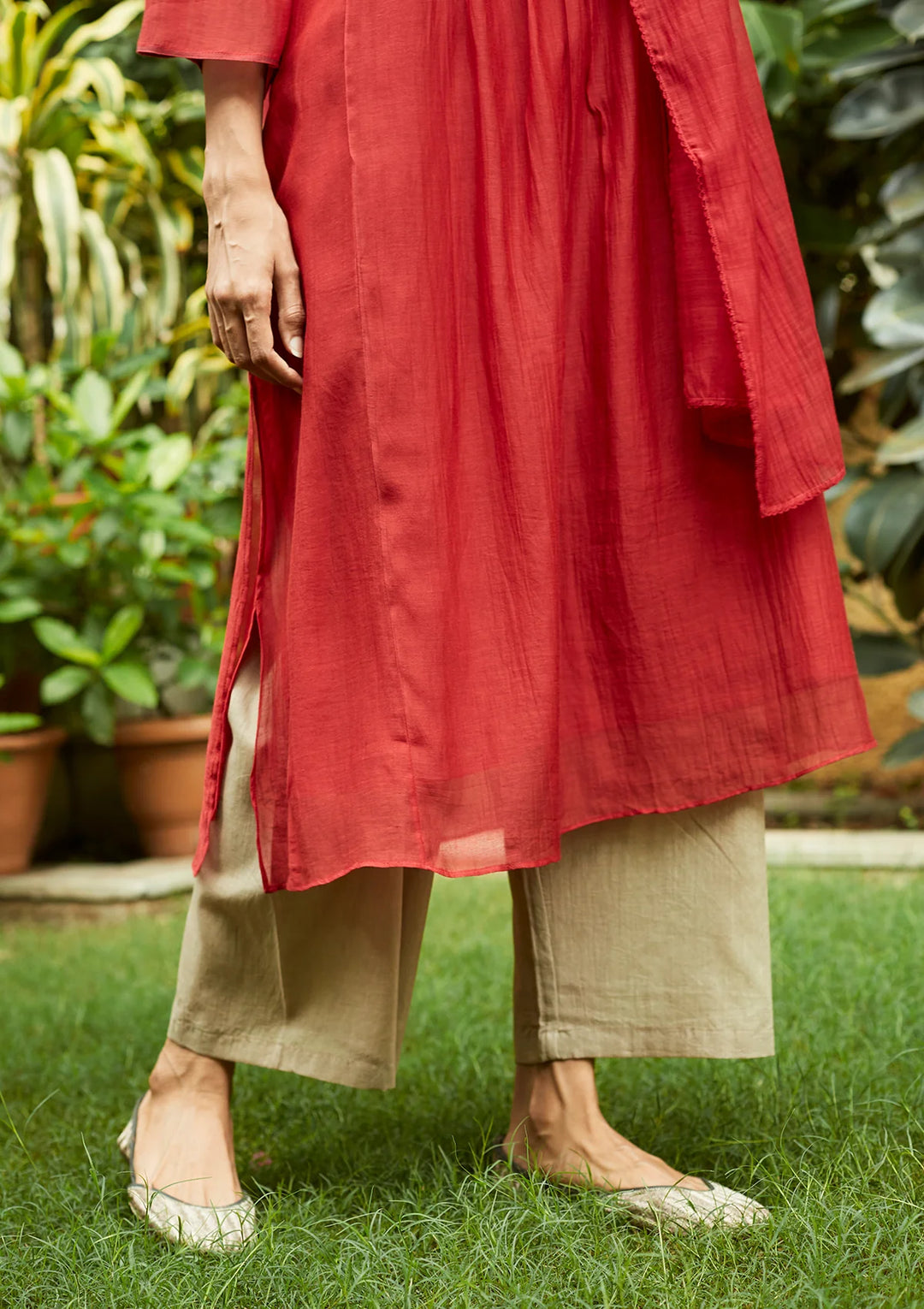 Scarlet Tagai Work Kurta Set