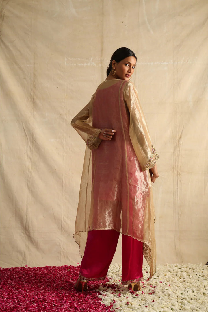 Tarini Suit Set in Fuchsia