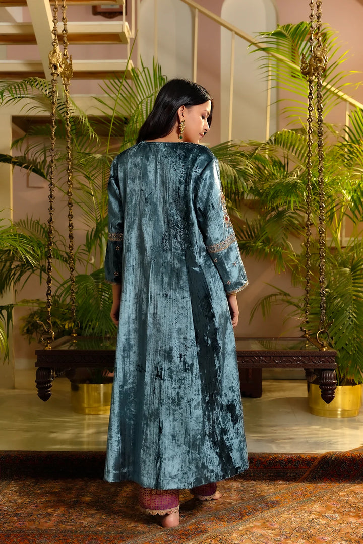 Turq Velvet Hand Embroidered Noor Kurta Set