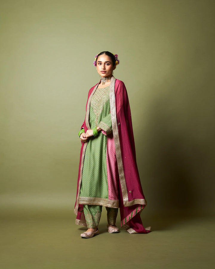 Zewara embroidered kurta set