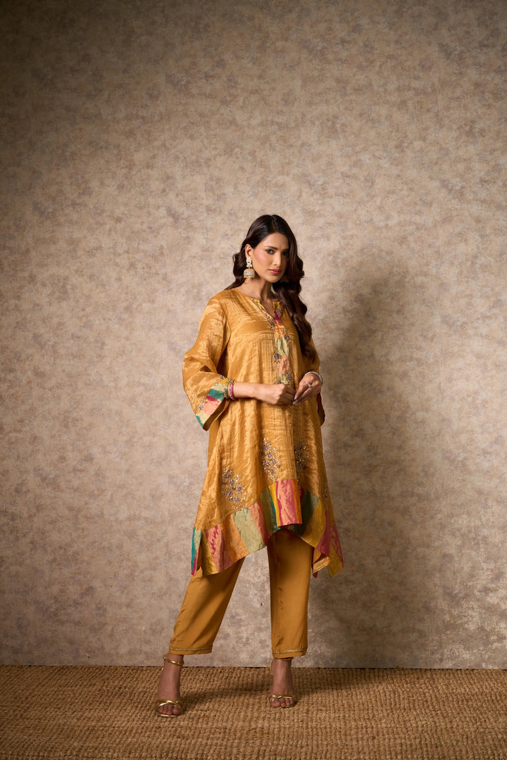 Zing Ochre Kurta (Set of 2)