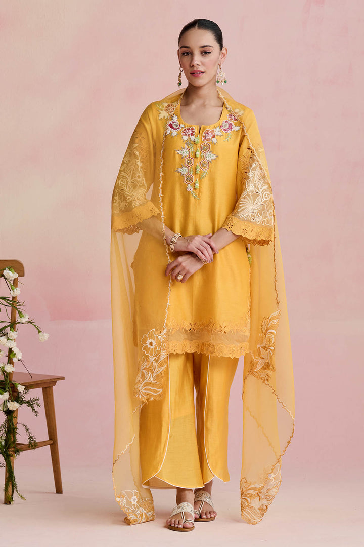 Ishana Kurta Set